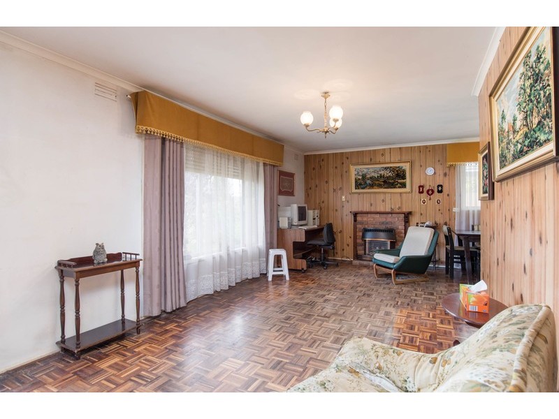 27 Erskine Ridge, Mooroolbark VIC 3138