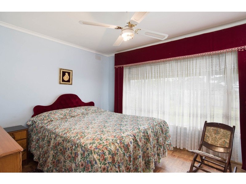 27 Erskine Ridge, Mooroolbark VIC 3138