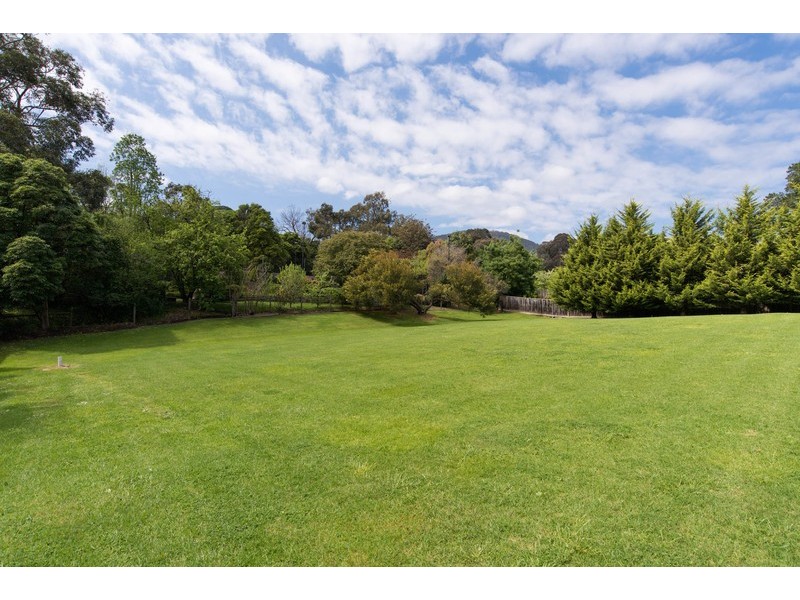 11 Winton Court, Montrose VIC 3765