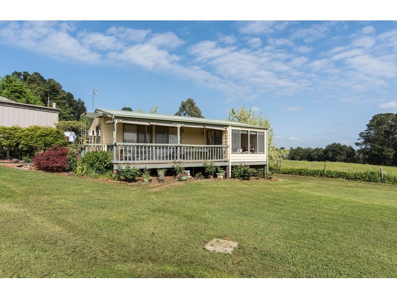 84 Quayle Road, Wandin North VIC 3139