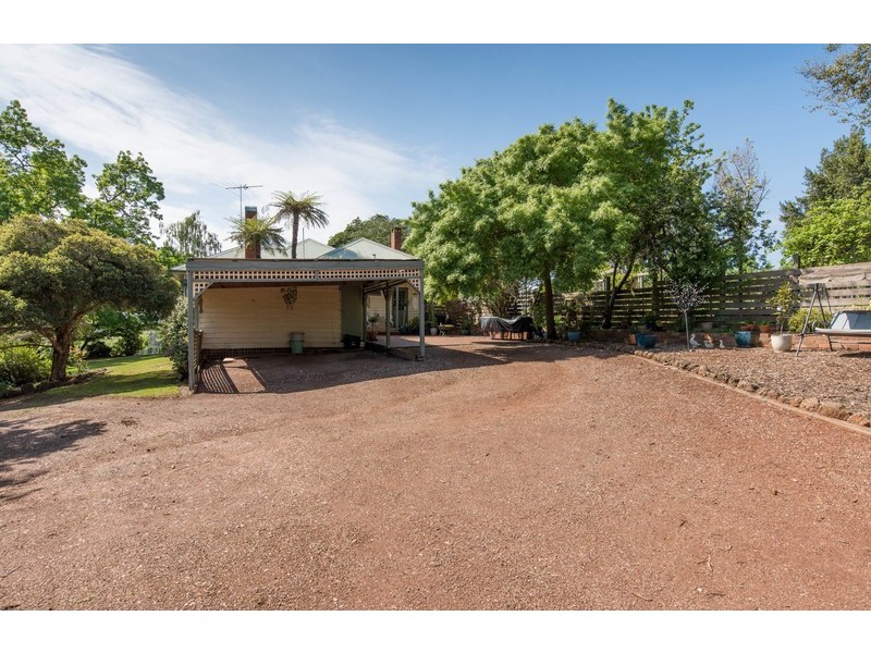 84 Quayle Road, Wandin North VIC 3139