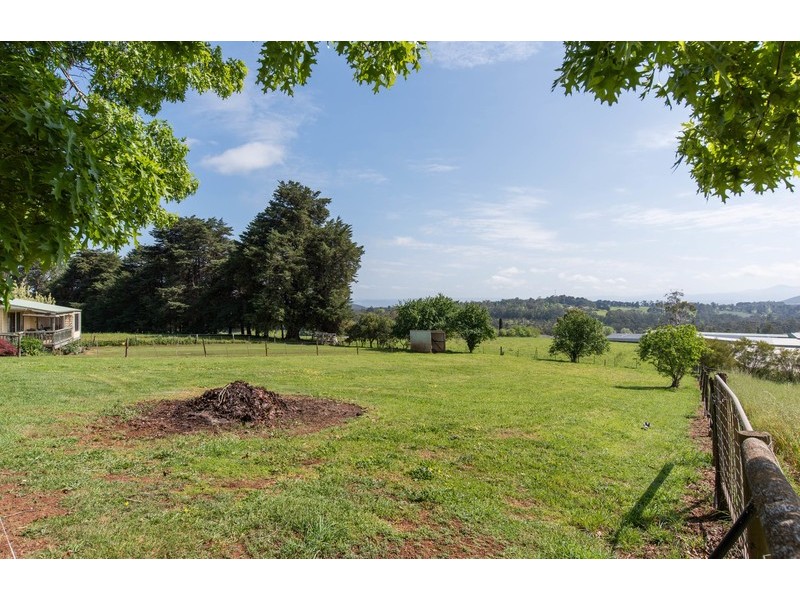 84 Quayle Road, Wandin North VIC 3139