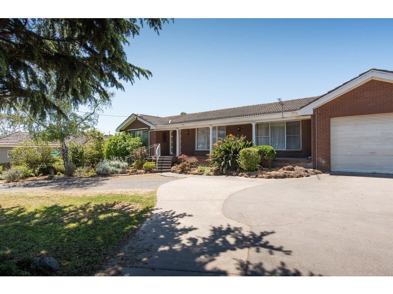 355 Warburton Highway, Wandin North VIC 3139