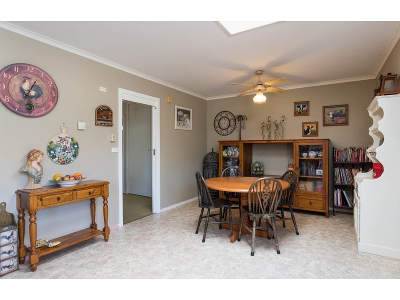 355 Warburton Highway, Wandin North VIC 3139