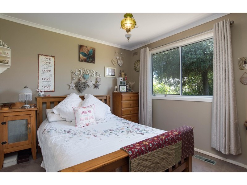 355 Warburton Highway, Wandin North VIC 3139