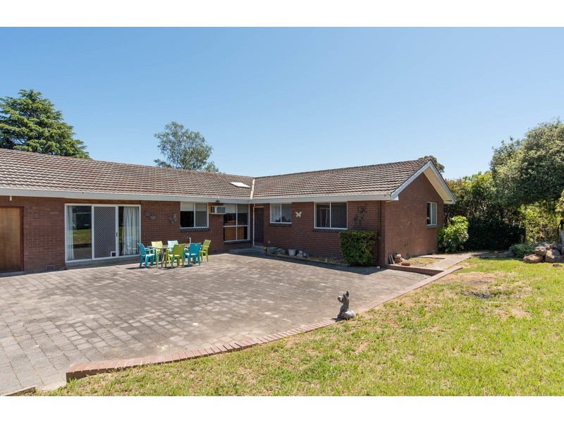 355 Warburton Highway, Wandin North VIC 3139