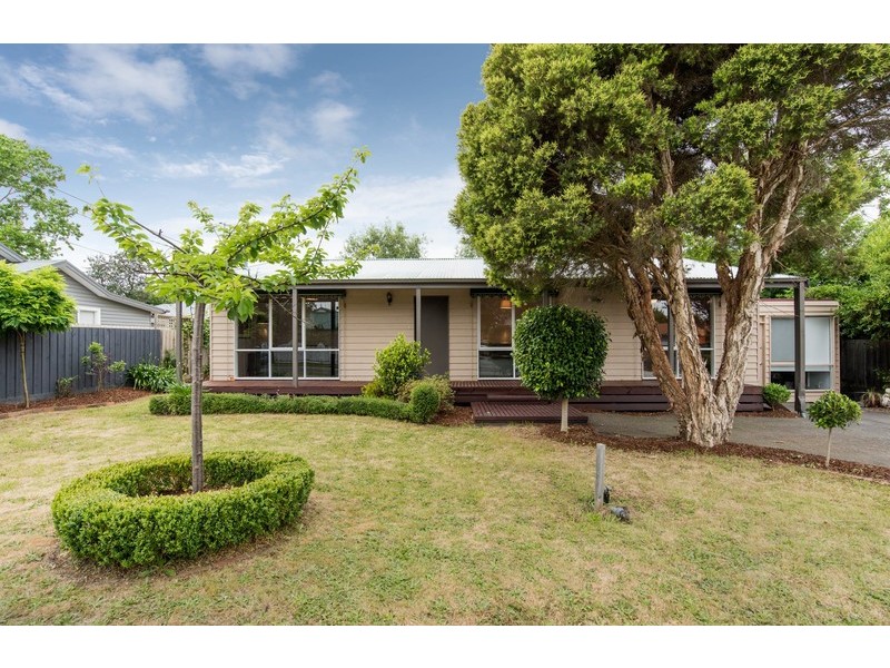 2A Wavell Avenue, Kilsyth VIC 3137