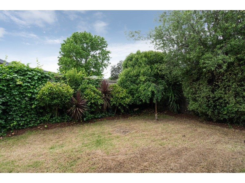 2A Wavell Avenue, Kilsyth VIC 3137
