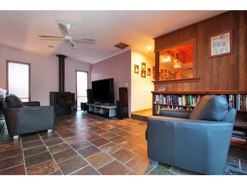 72 Zina Grove, Mooroolbark VIC 3138