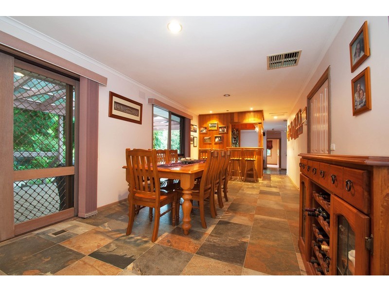 72 Zina Grove, Mooroolbark VIC 3138