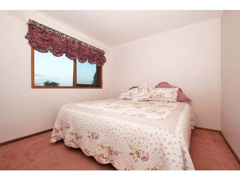 72 Zina Grove, Mooroolbark VIC 3138