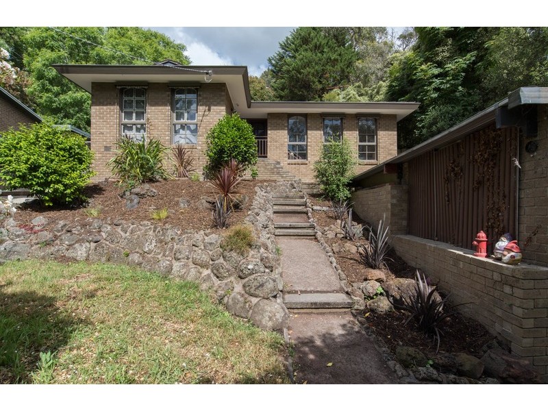 17 Olive Grove, Lilydale VIC 3140