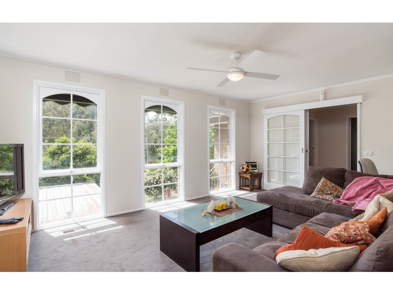 17 Olive Grove, Lilydale VIC 3140