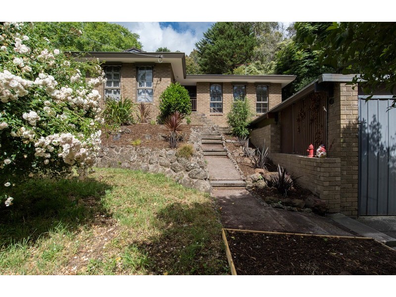 17 Olive Grove, Lilydale VIC 3140