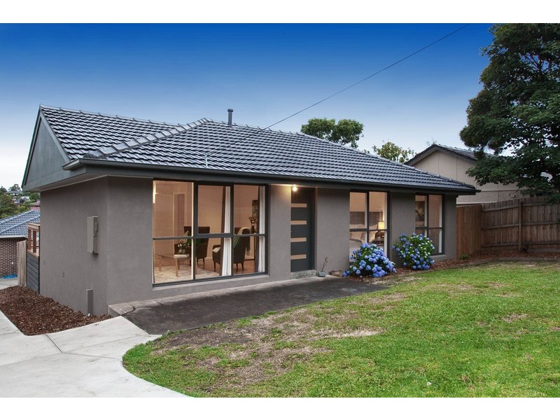 9 Sheldon Avenue, Mooroolbark VIC 3138