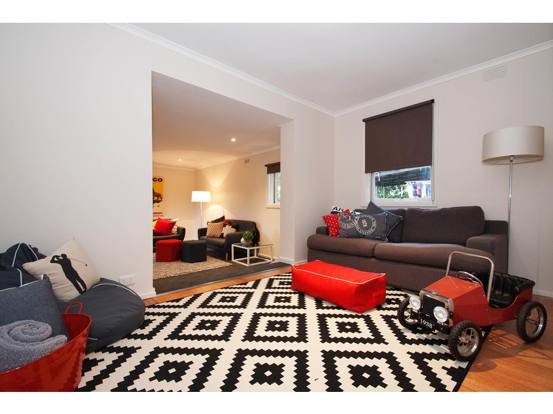 9 Sheldon Avenue, Mooroolbark VIC 3138