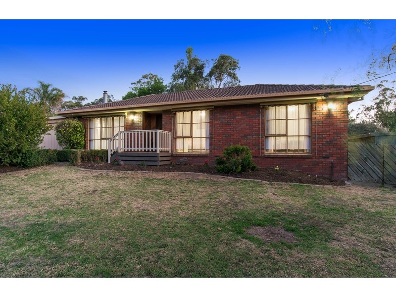 2 Valley Road, Seville VIC 3139