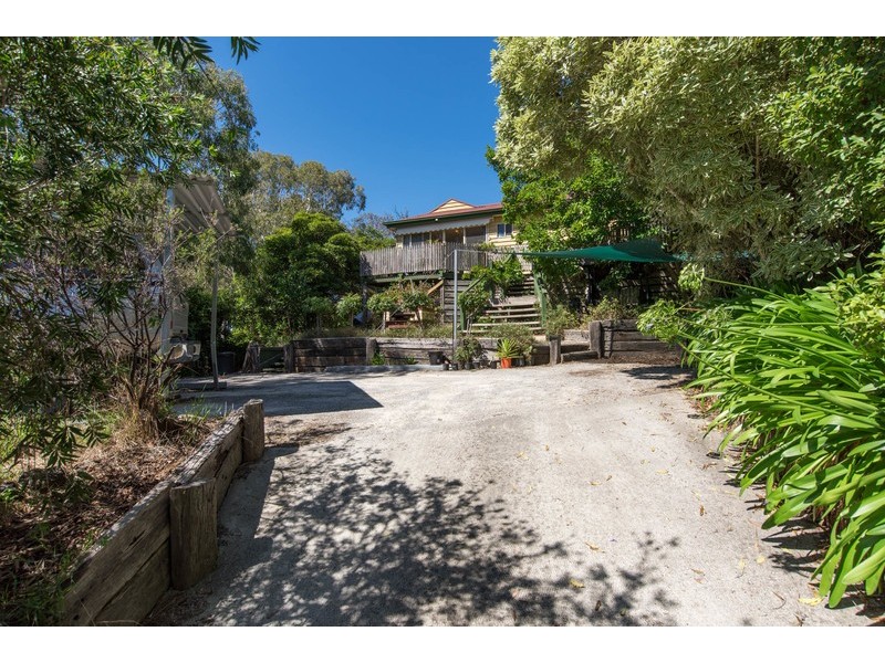 22 Scenic Drive, Launching Place VIC 3139