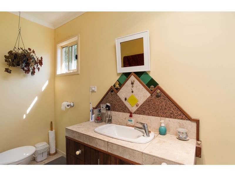22 Scenic Drive, Launching Place VIC 3139