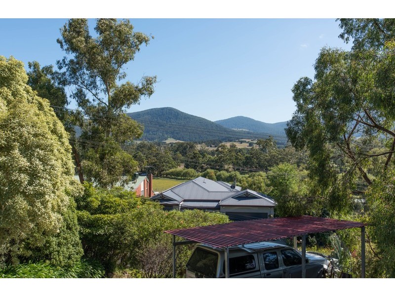 22 Scenic Drive, Launching Place VIC 3139