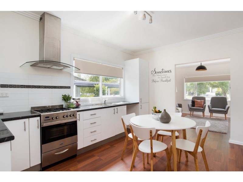 7 Rowan Street, Croydon VIC 3136