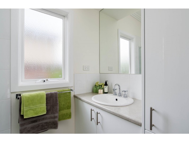 7 Rowan Street, Croydon VIC 3136