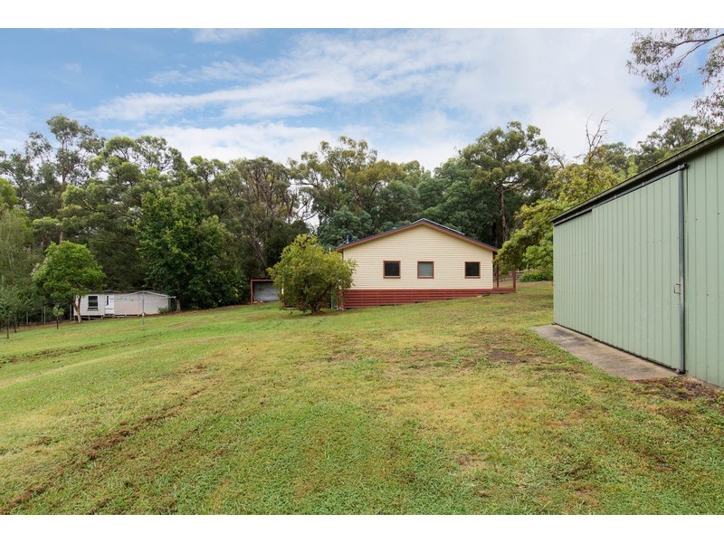 16 Lusatia Park Road, Woori Yallock VIC 3139