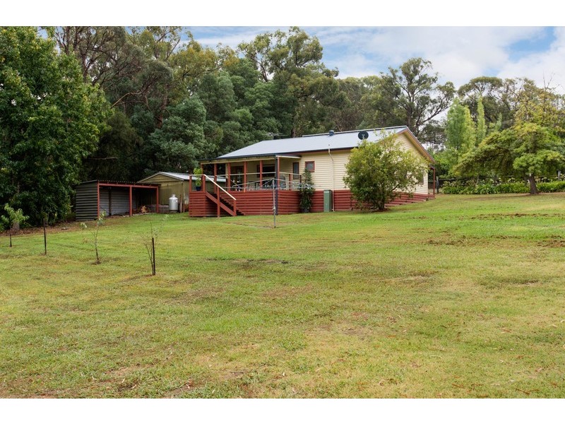 16 Lusatia Park Road, Woori Yallock VIC 3139