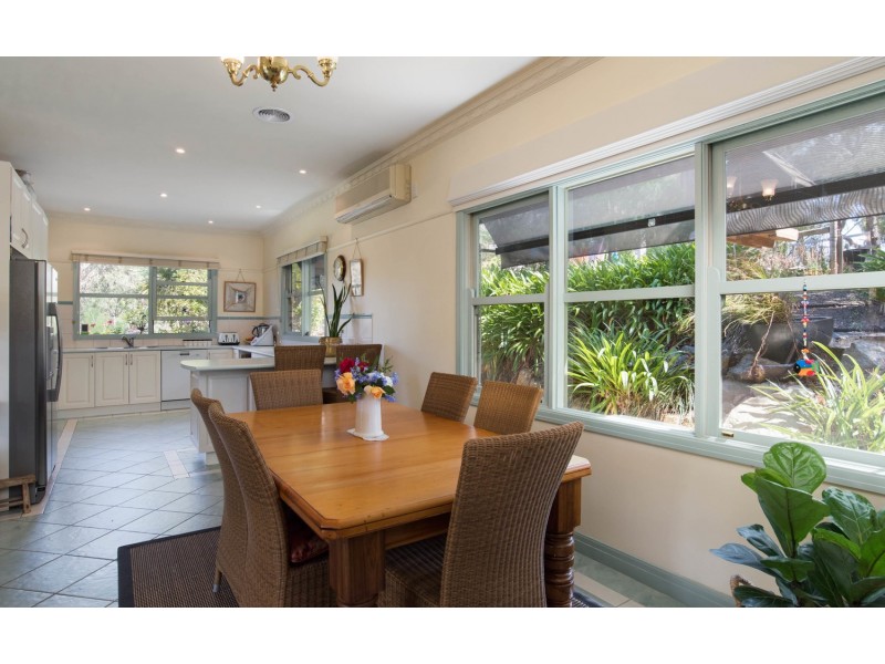 152 Warburton Highway, Lilydale VIC 3140
