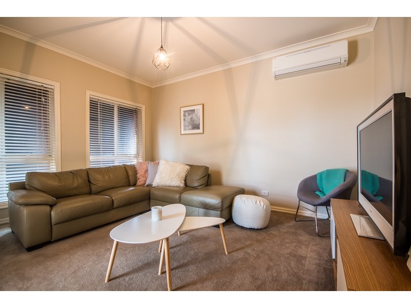 2 Balmoral Street, Kilsyth VIC 3137