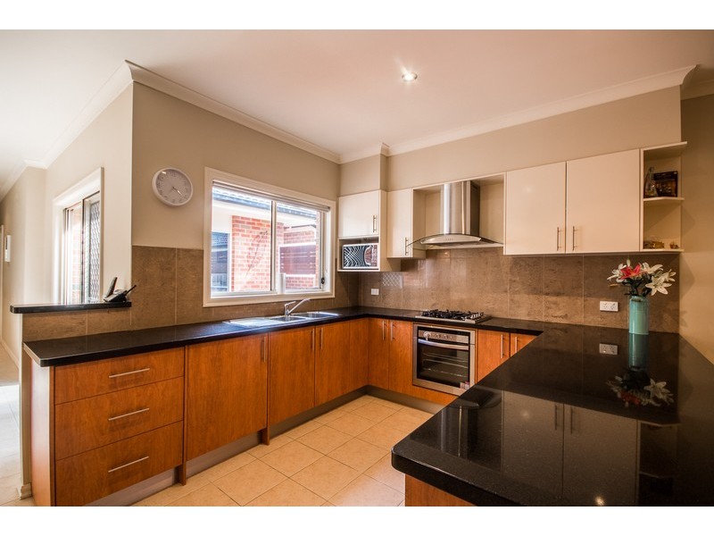 2 Balmoral Street, Kilsyth VIC 3137