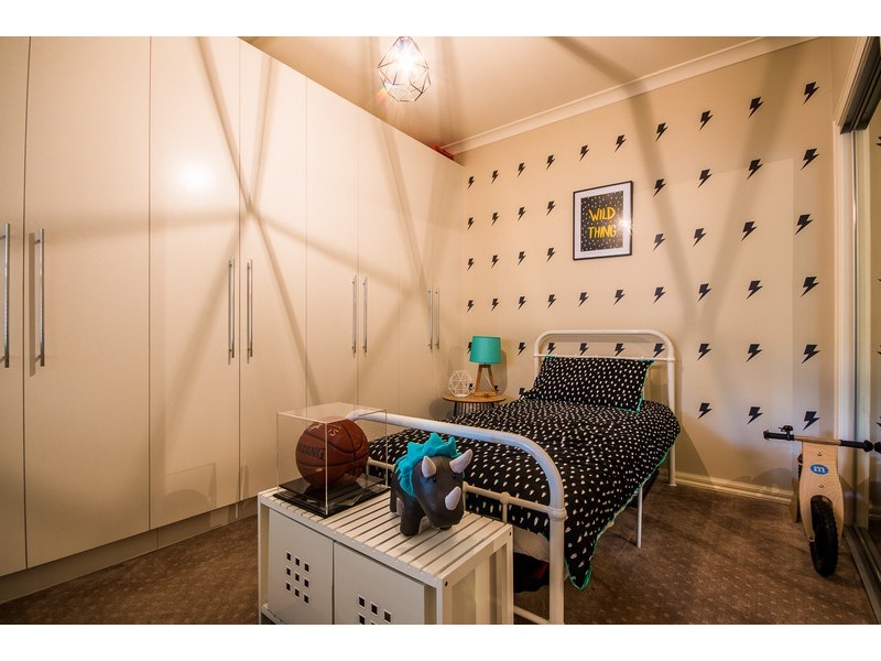 2 Balmoral Street, Kilsyth VIC 3137