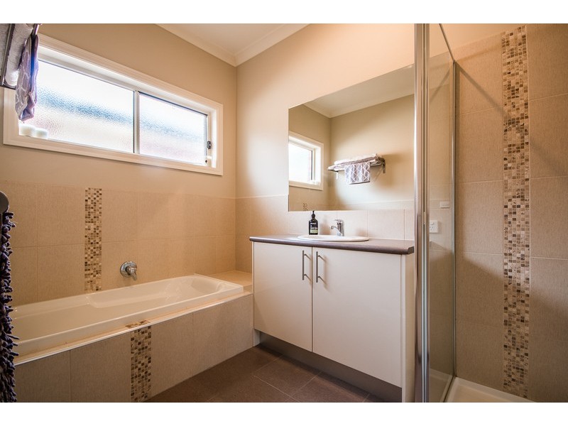 2 Balmoral Street, Kilsyth VIC 3137