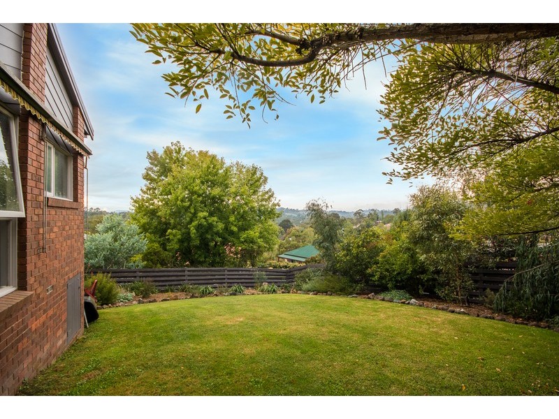 11/21 Howard Street, Seville VIC 3139