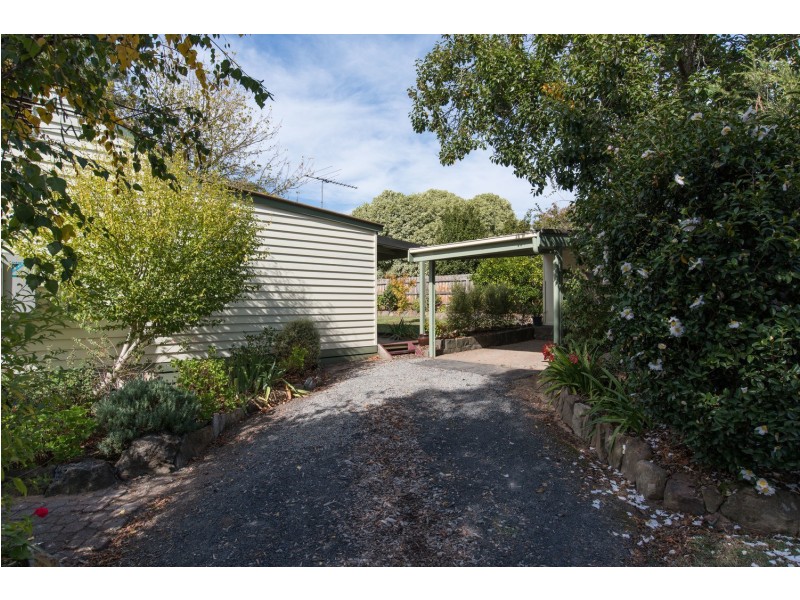 2a Victory Avenue, Wandin North VIC 3139