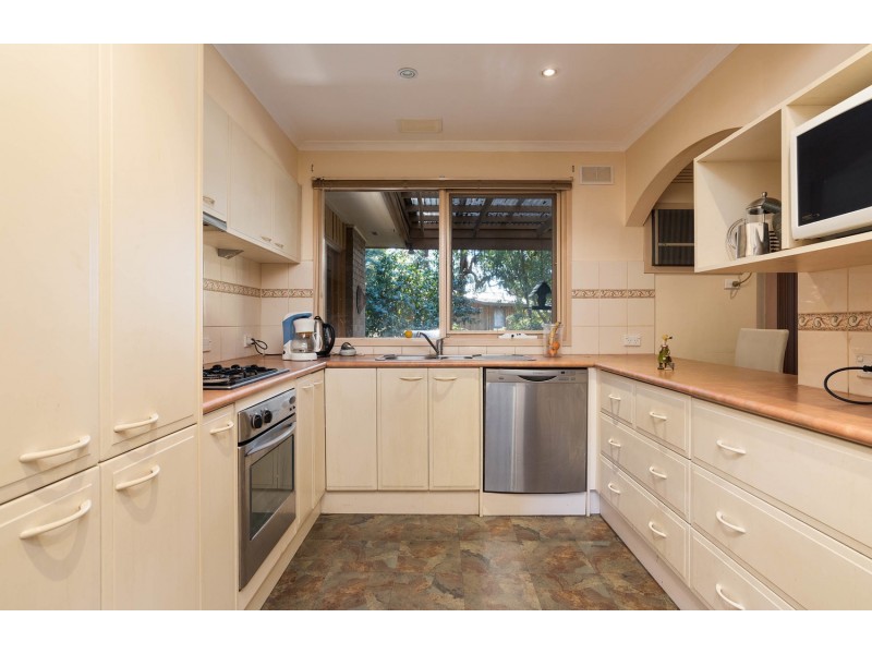 8 Leggett Drive, Mount Evelyn VIC 3796