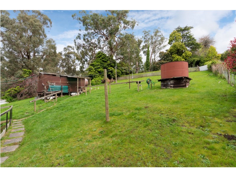 16 Bridgewater Road, Seville East VIC 3139