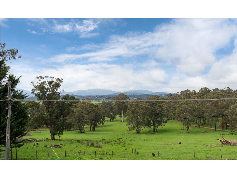 16 Bridgewater Road, Seville East VIC 3139