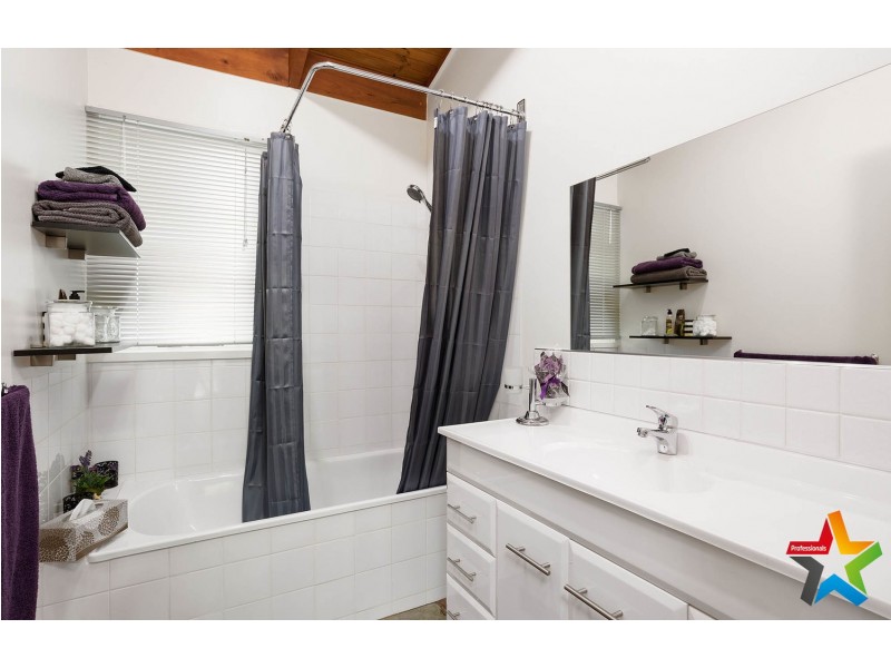 70 Westbridge Road, Glenburn VIC 3717