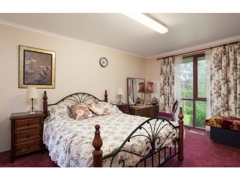 11 Davey Road, Mount Evelyn VIC 3796