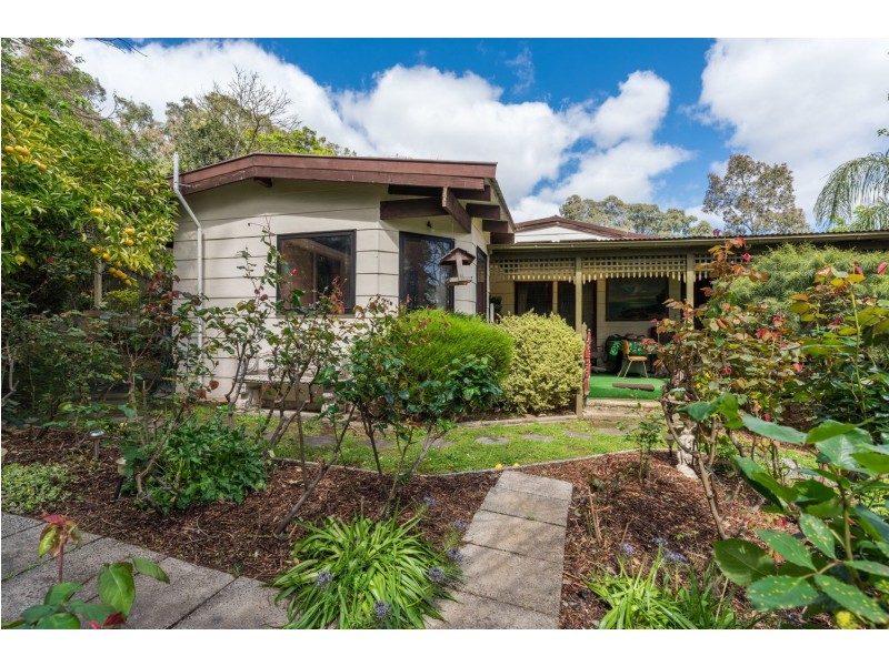 11 Davey Road, Mount Evelyn VIC 3796