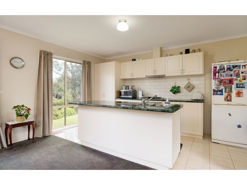 348a Warburton Highway, Wandin North VIC 3139