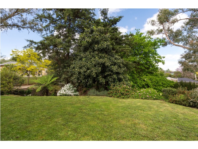 348a Warburton Highway, Wandin North VIC 3139