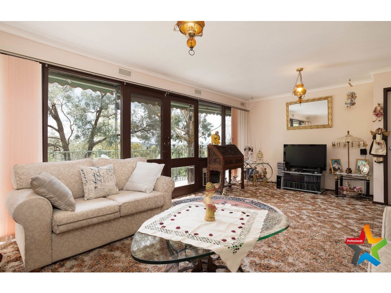 11 Commercial Road, Mount Evelyn VIC 3796