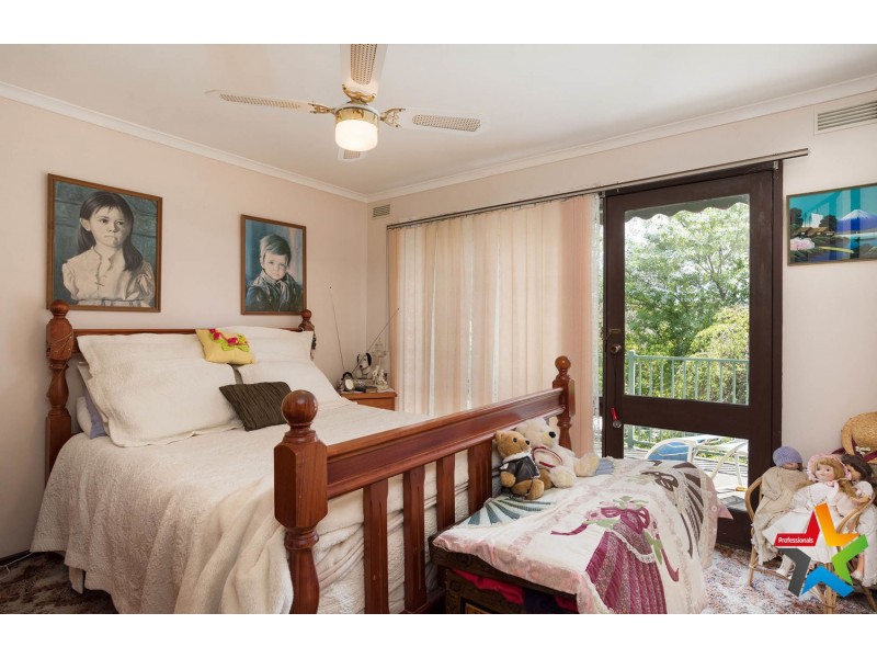 11 Commercial Road, Mount Evelyn VIC 3796