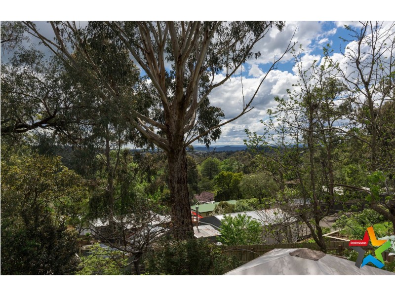 11 Commercial Road, Mount Evelyn VIC 3796