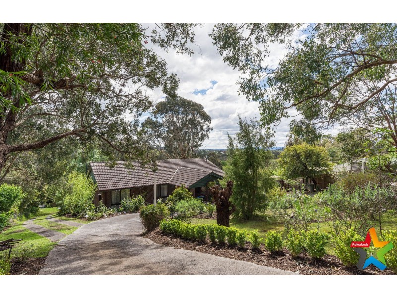 11 Commercial Road, Mount Evelyn VIC 3796