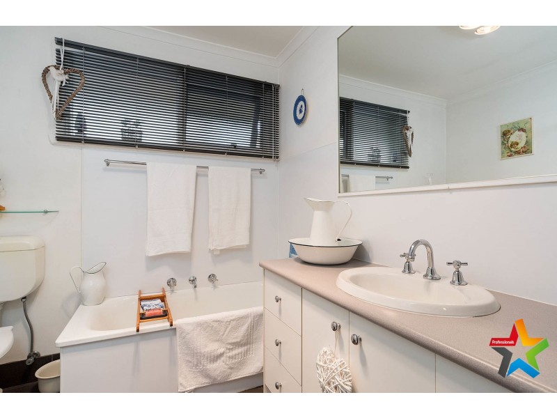 7 Ricky Court, Mooroolbark VIC 3138