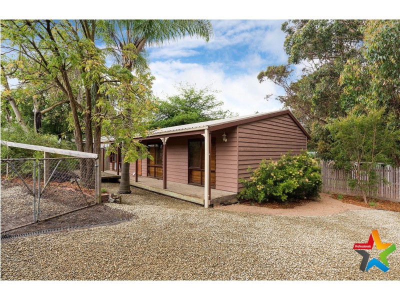 4 Monbulk Road, Mount Evelyn VIC 3796
