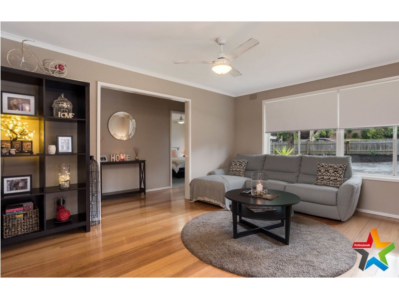 2 Lansell Road, Mooroolbark VIC 3138
